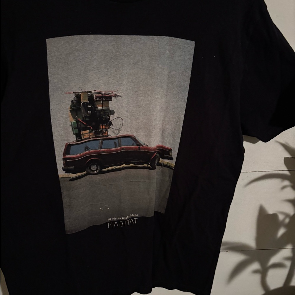 Habitat Black Tee Vintage Car Graphic Moving along series’s.
Novelty size Large